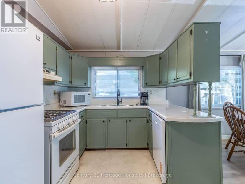 4 Centre Rd - 596101 Oxford 59 Road — photo 9 of 21