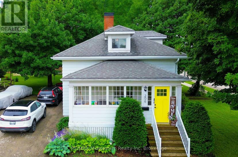 206 Union Street E — photo 1 of 17