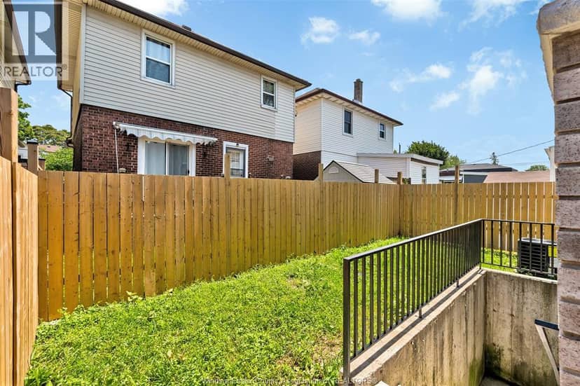 1156 Wellington — photo 4 of 24