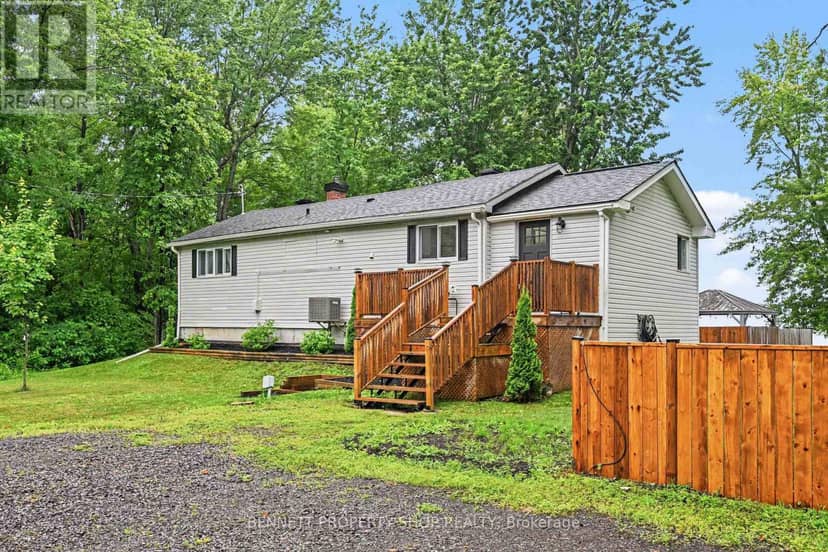102 Moorhead Drive, Ottawa