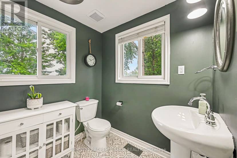 102 Moorhead Drive — photo 9 of 16