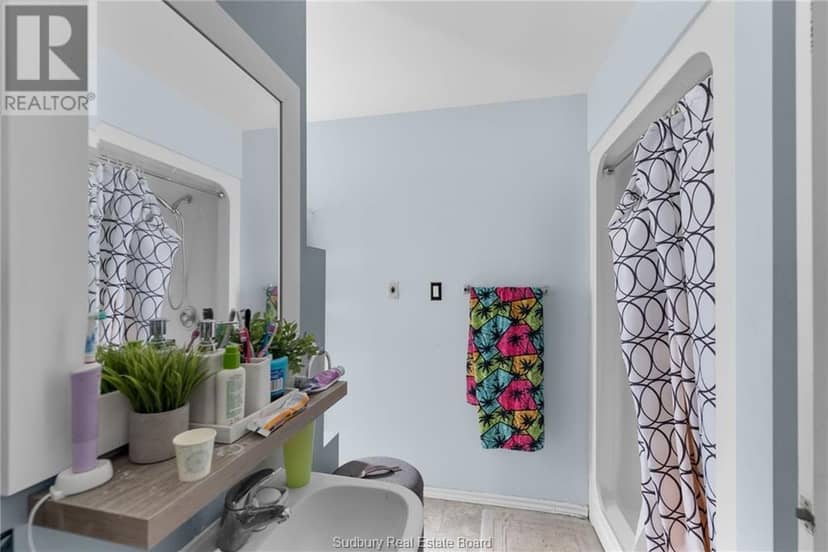 29 Laren Street — photo 16 of 40