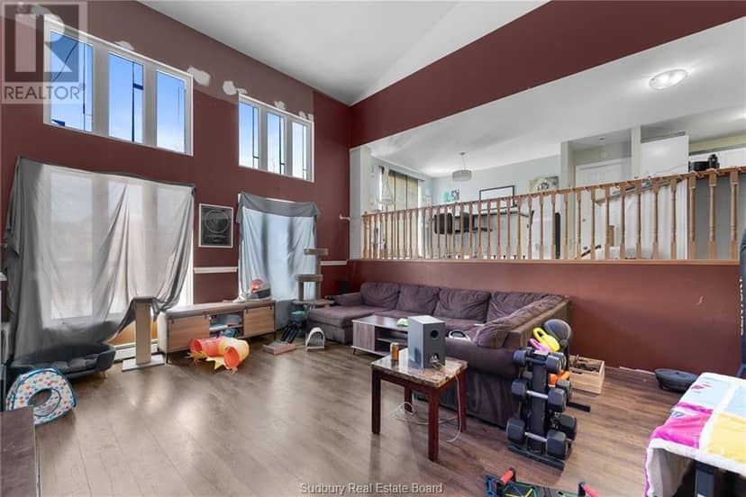29 Laren Street — photo 7 of 40