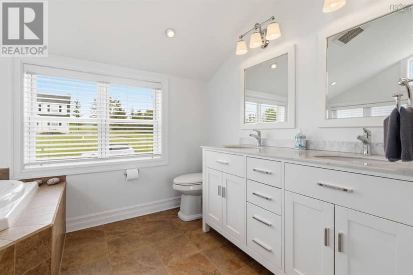 1580 Second Peninsula Road — photo 30 of 40
