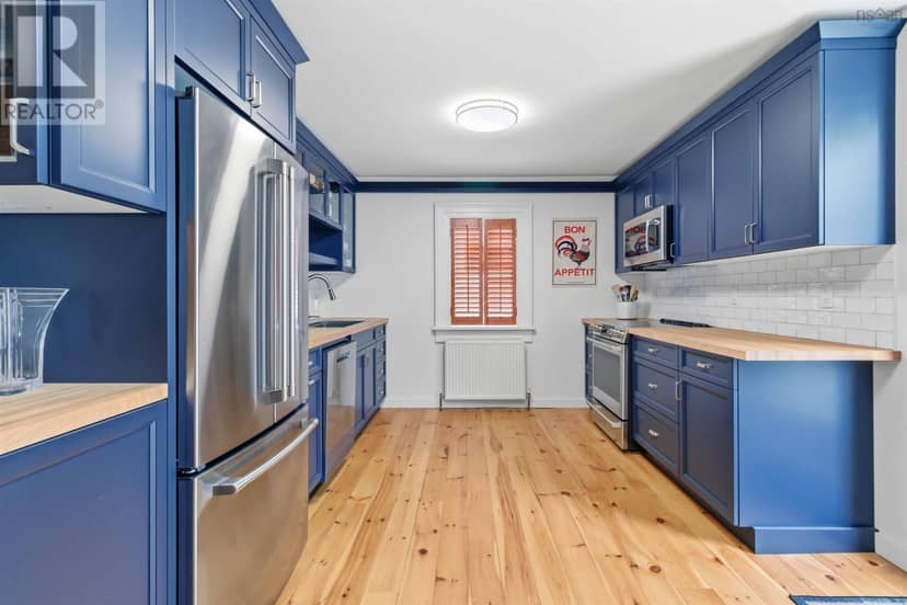 137 Pelham Street — photo 11 of 33