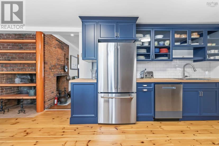 137 Pelham Street — photo 12 of 33