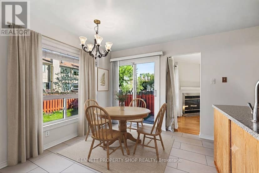 82 Emerald Meadows Drive — photo 4 of 21