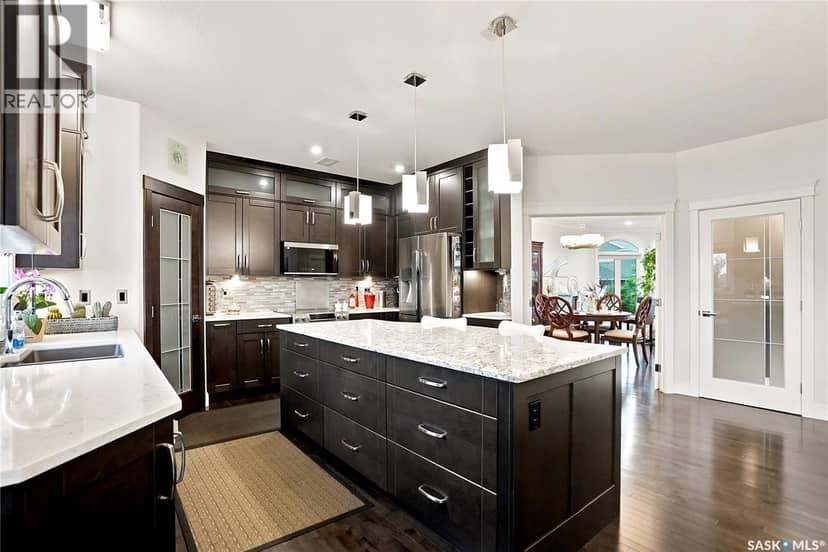 231 Fleming CRESCENT — photo 11 of 40