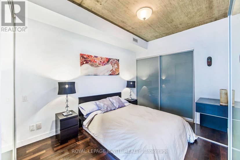 406 - 75 Portland Street — photo 7 of 10