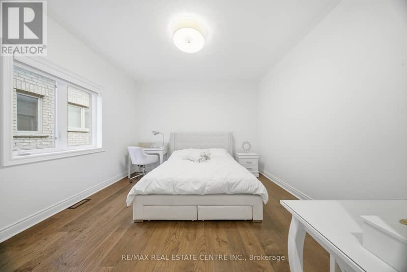 8 Bristlewood Crescent — photo 29 of 40