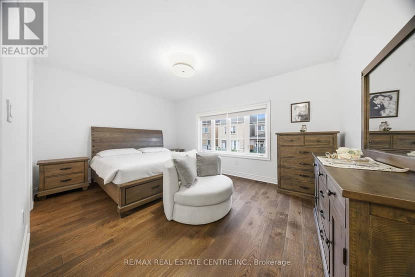 8 Bristlewood Crescent — photo 32 of 40