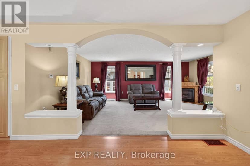 30 Illinois Crescent — photo 10 of 21