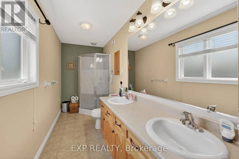 30 Illinois Crescent — photo 14 of 21