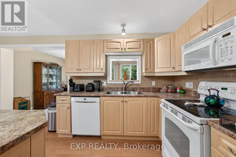 30 Illinois Crescent — photo 8 of 21