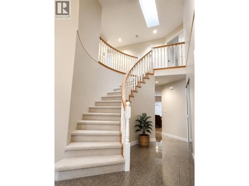 2157 DRAWBRIDGE CLOSE, Port Coquitlam, photo 2