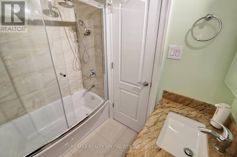 25 - 2445 Homelands Drive — photo 29 of 40