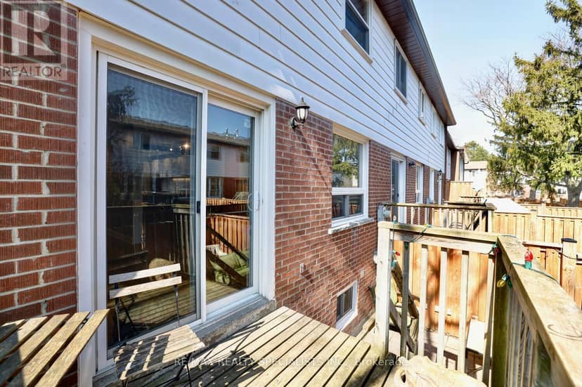 25 - 2445 Homelands Drive — photo 38 of 40