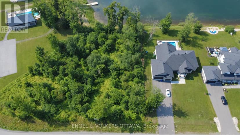 576 Shoreway Drive — photo 9 of 10