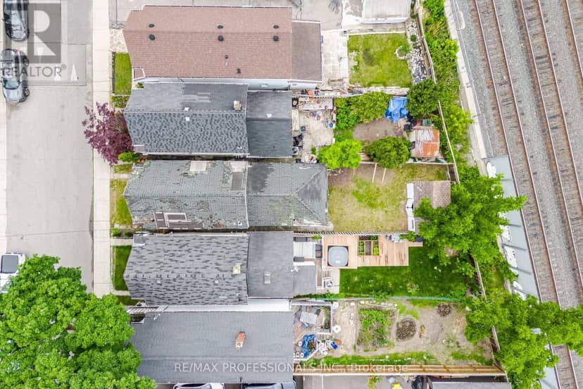 39 Holley Avenue — photo 11 of 32