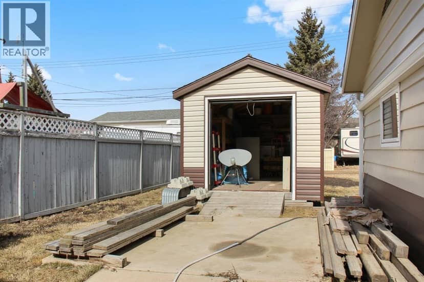 4801 48 Avenue — photo 31 of 37