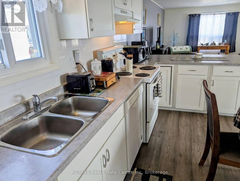 27 Cranberry Drive — photo 12 of 36