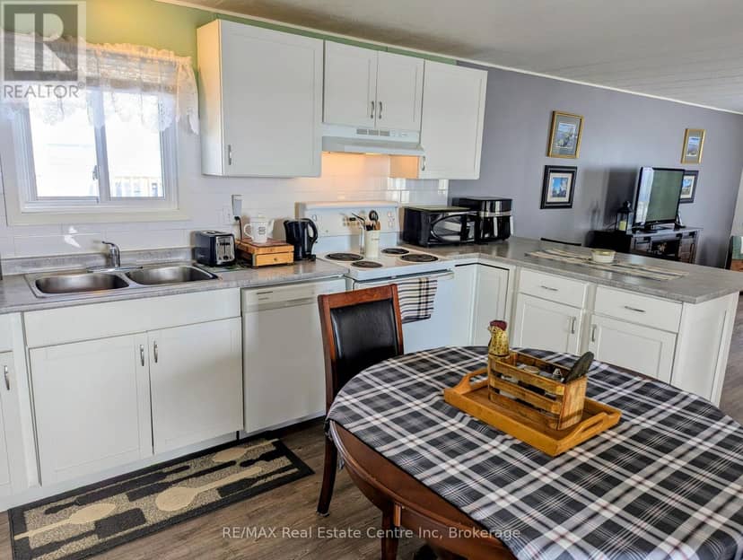 27 Cranberry Drive — photo 13 of 36