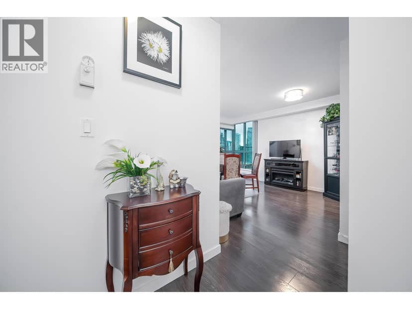 2303 1188 HOWE STREET, Vancouver, photo 3
