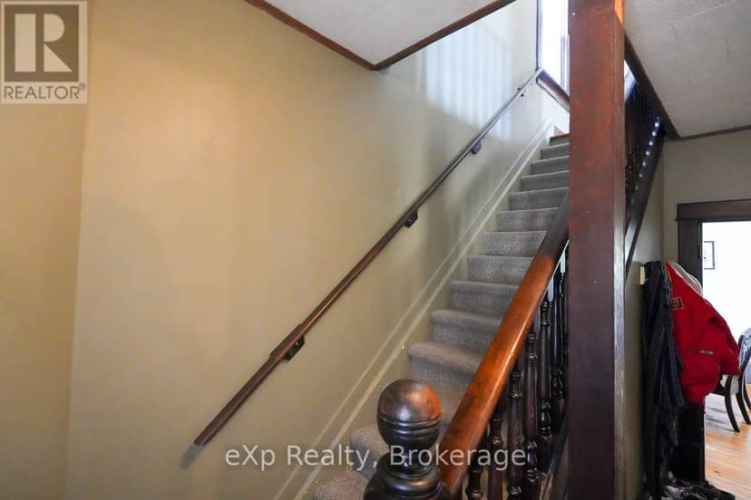 79 Albert Street S — photo 14 of 30