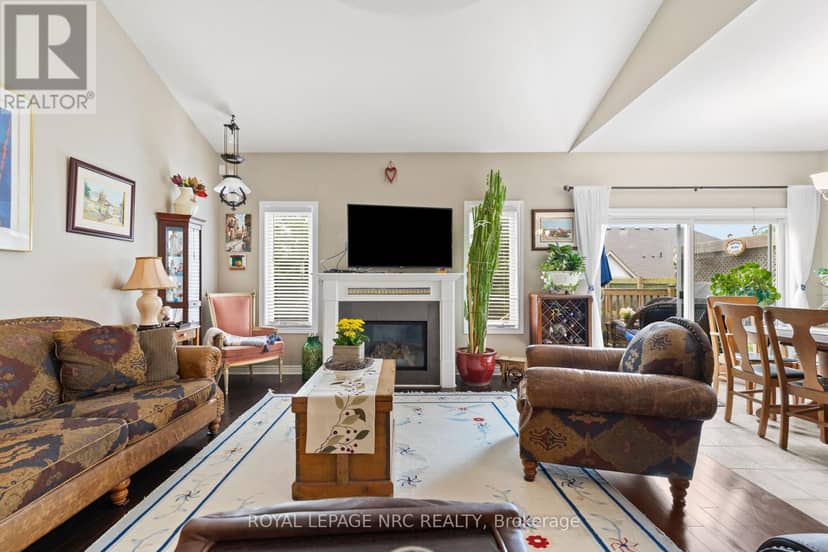 15 Fisher Drive — photo 3 of 32