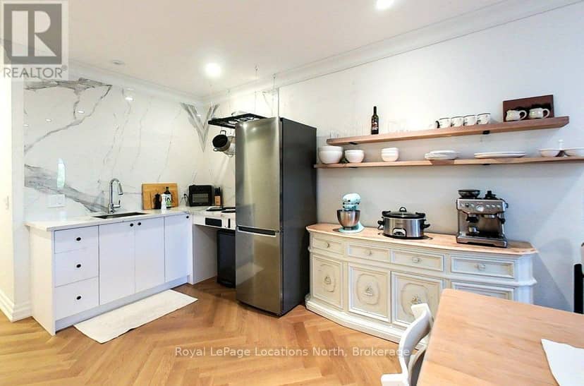 8 Sykes Street N — photo 7 of 40