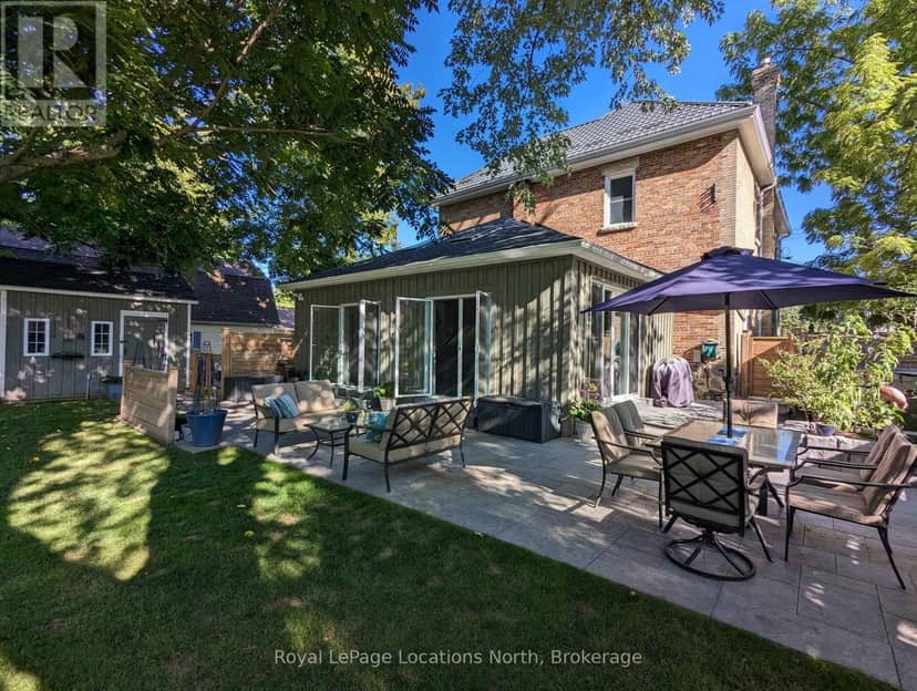 138 Bruce Street S — photo 4 of 40