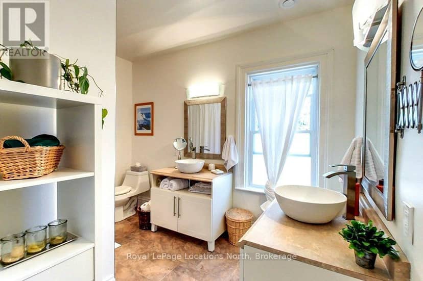 138 Bruce Street S — photo 28 of 40
