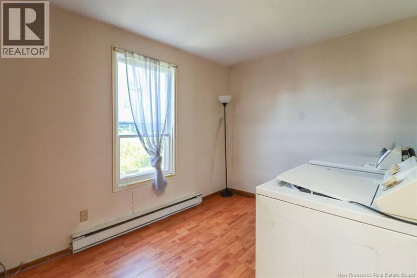 304 Carmarthen Street — photo 10 of 36