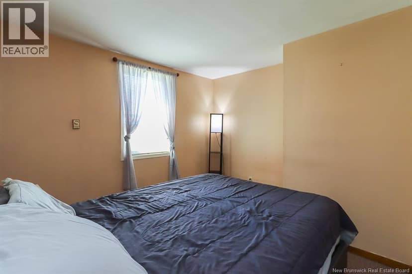 304 Carmarthen Street — photo 12 of 36