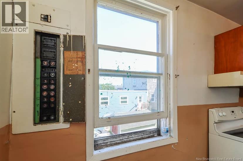 304 Carmarthen Street — photo 36 of 36