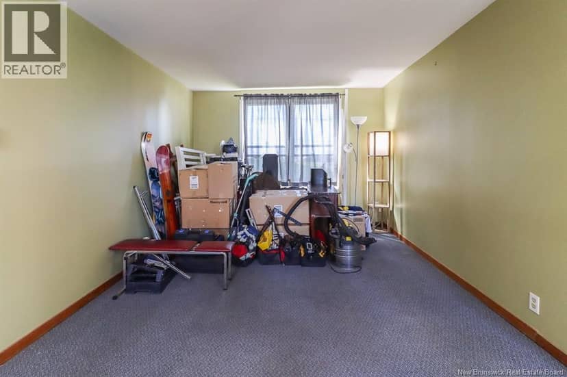 304 Carmarthen Street — photo 8 of 36