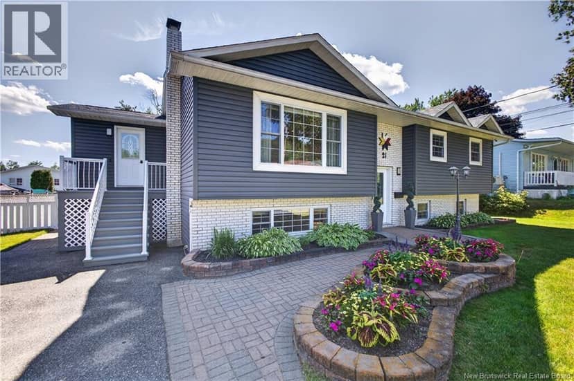 21 Adams Avenue — photo 1 of 40