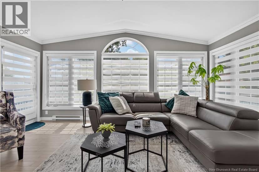 21 Adams Avenue — photo 15 of 40