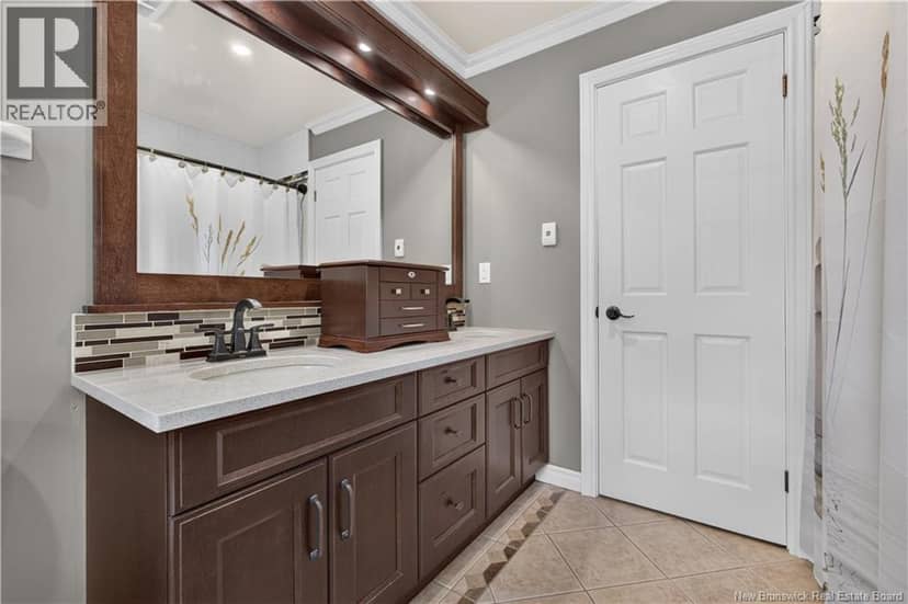 21 Adams Avenue — photo 20 of 40
