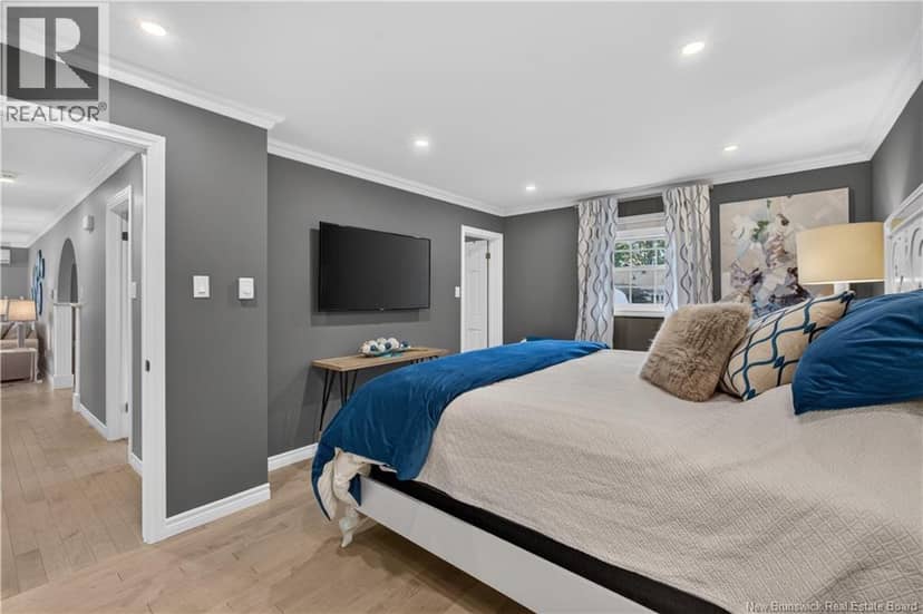 21 Adams Avenue — photo 24 of 40