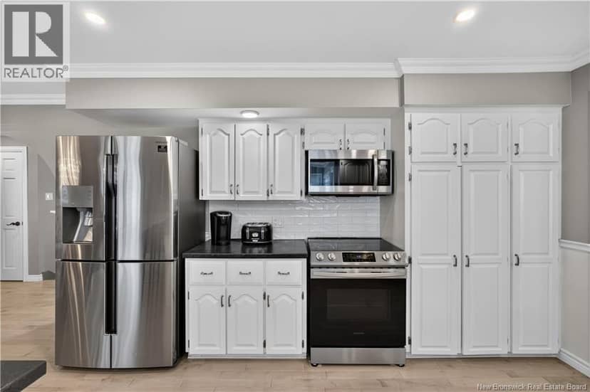 21 Adams Avenue — photo 9 of 40