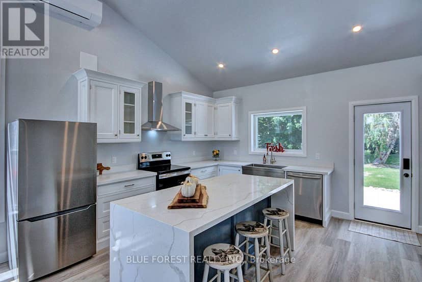 454 Trerice Street — photo 5 of 28