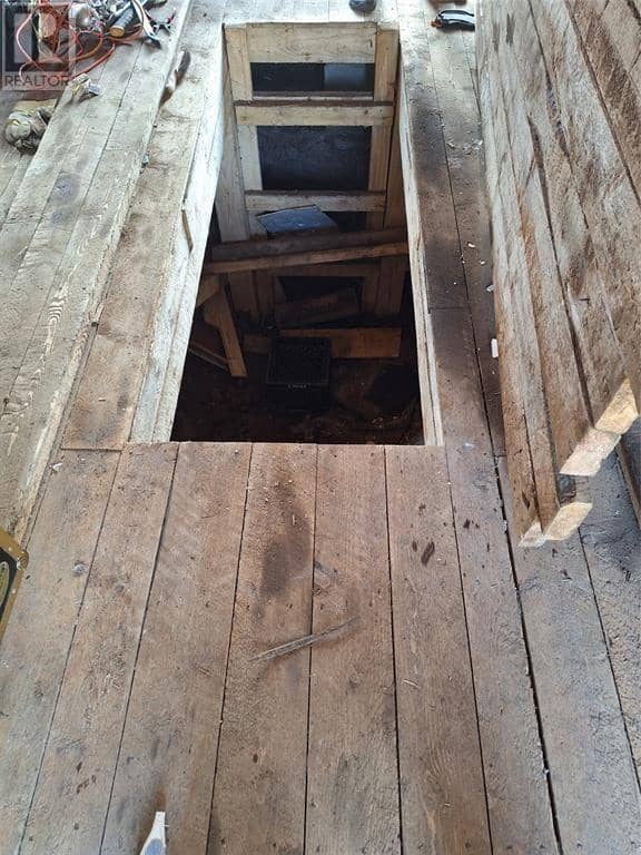 688 Oceanview Drive — photo 25 of 28
