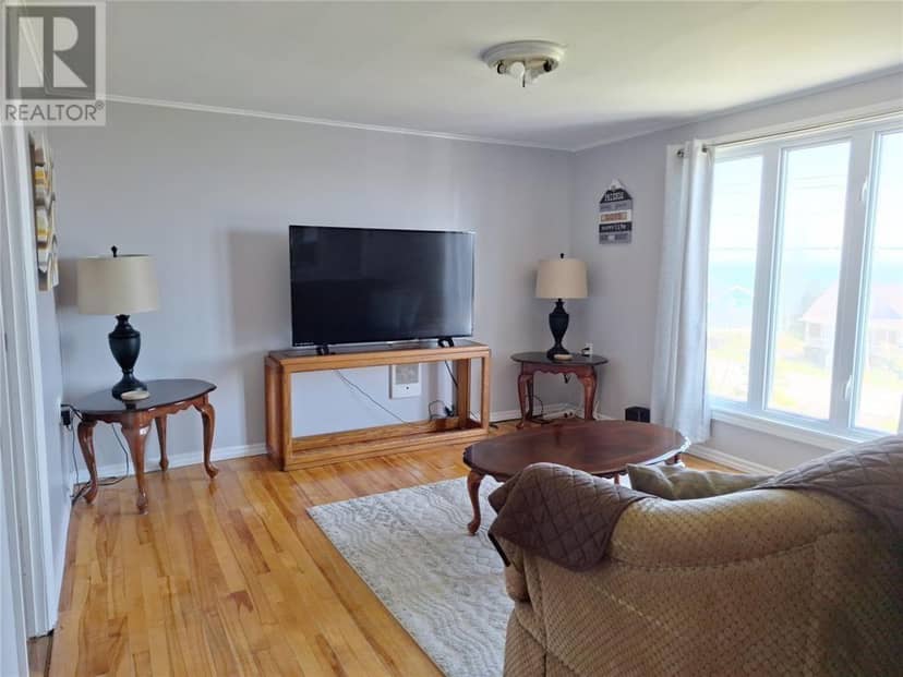 688 Oceanview Drive, Cape St. George, photo 4