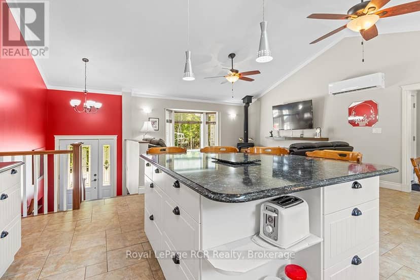 109 Pike Street — photo 14 of 40