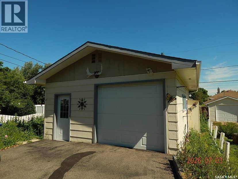 508 6th AVENUE W, Assiniboia, photo 3