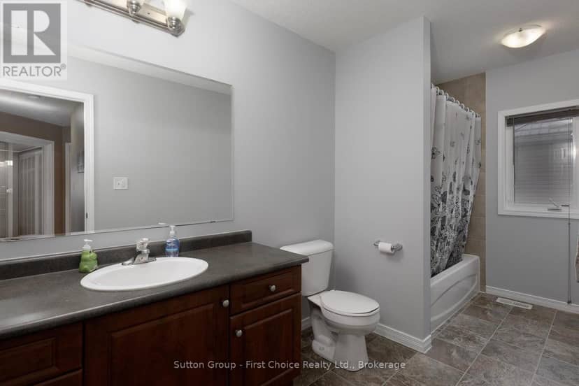 670 Reid Crescent — photo 28 of 39