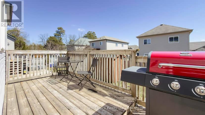 670 Reid Crescent — photo 37 of 39