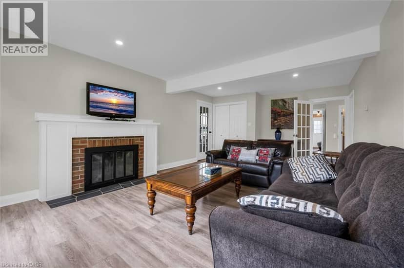 87 MUD Street E — photo 17 of 33
