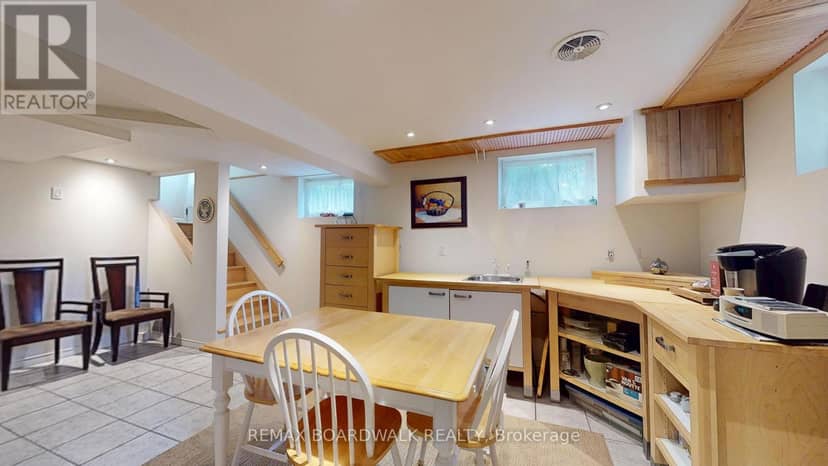 148 James Street E — photo 28 of 36